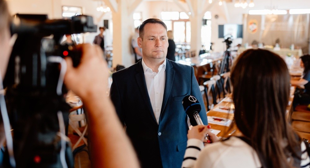 Kinek és miért hazudik a Magyar Nemzeti Tanács elnöke, a VMSZ korábbi alelnöke?