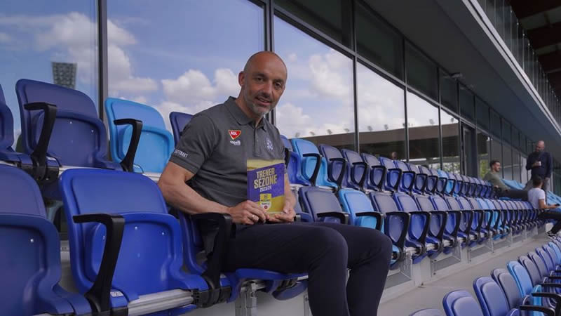 A megvadult drukkerek a Topolya korábbi edzőjének otthonát vették célba (videó)