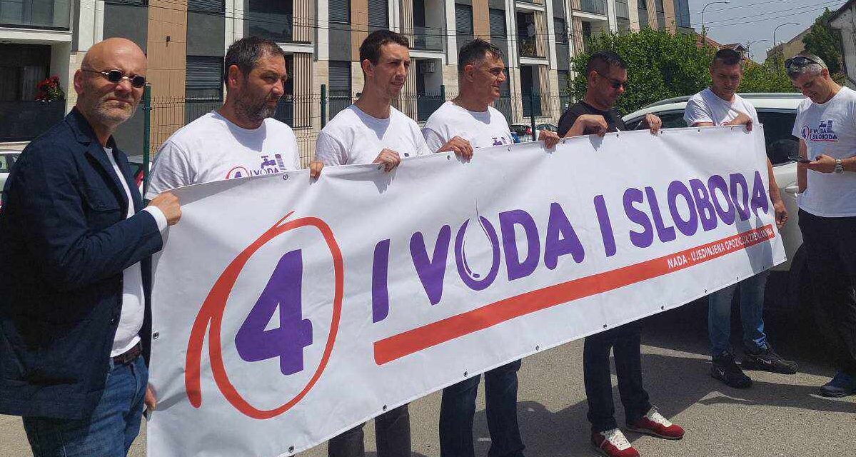 A nagybecskereki ellenzék arra biztatja a közvállalatok dolgozóit, hogy ne engedjenek a zsarolásnak