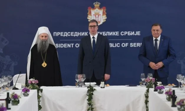 <span class="entry-title-primary">A nemzeti szocializmus vetkőző táncosnője</span> <span class="entry-subtitle">Ekrem Avdić írása a srebrenicai népirtás tagadóiról</span>