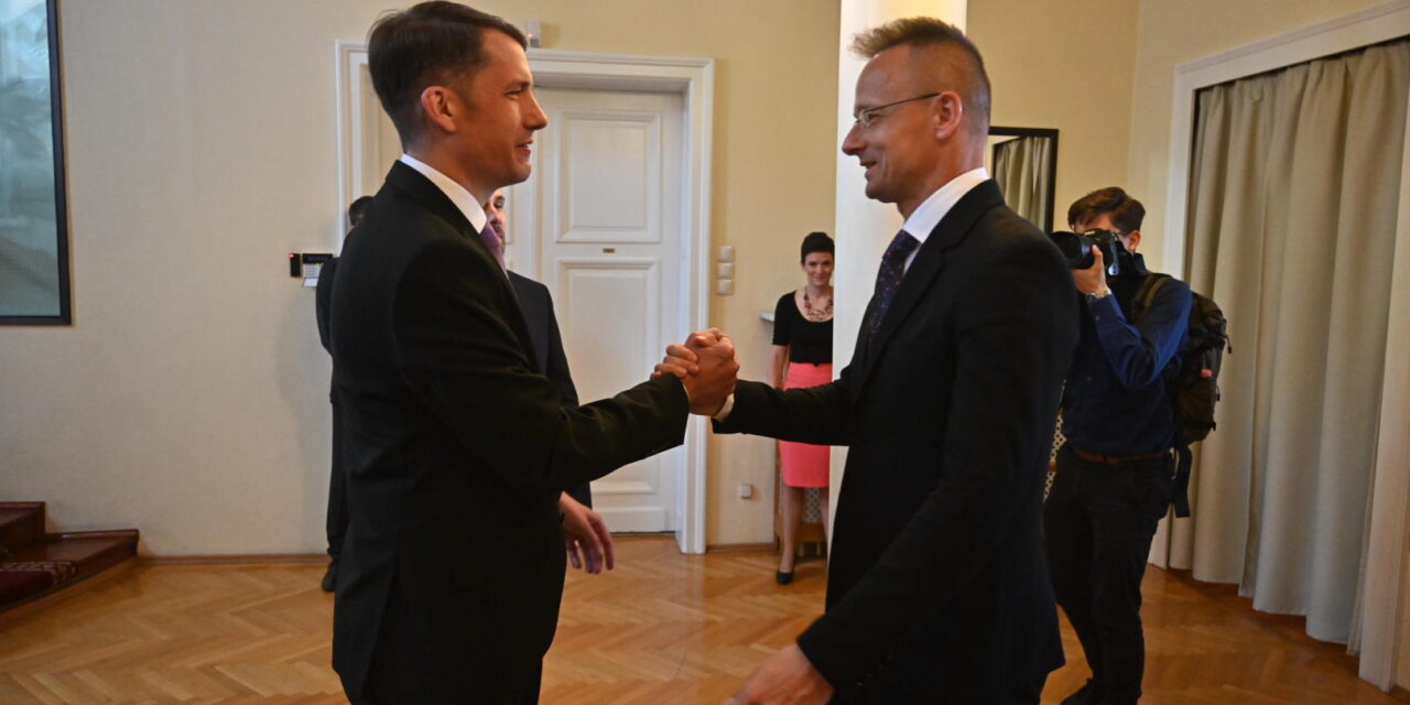 Pásztor és Szijjártó: Régi barátok vagyunk, rögtön a közepébe vágtunk