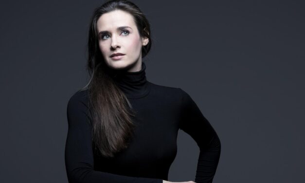 Titokban temették el Tompos Kátyát