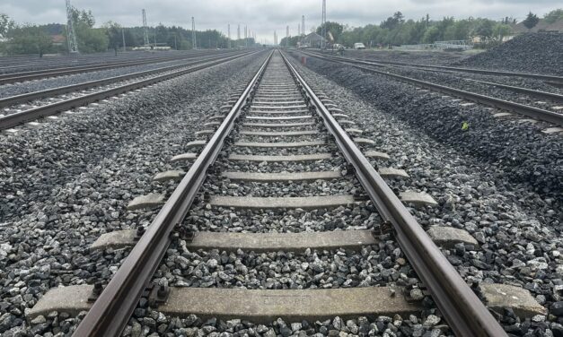 VMDK: Felelősséget és átláthatóságot várunk el a gyorsvasút-projekt kapcsán!