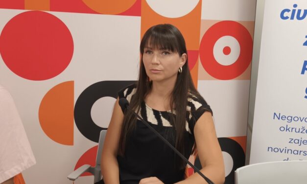 Jakovljević: A hatalom diszkriminálja a független sajtó képviselőit