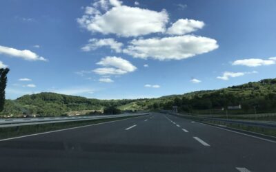 Felborult egy tartálykocsi a Miloš Veliki autópályán (Videó)