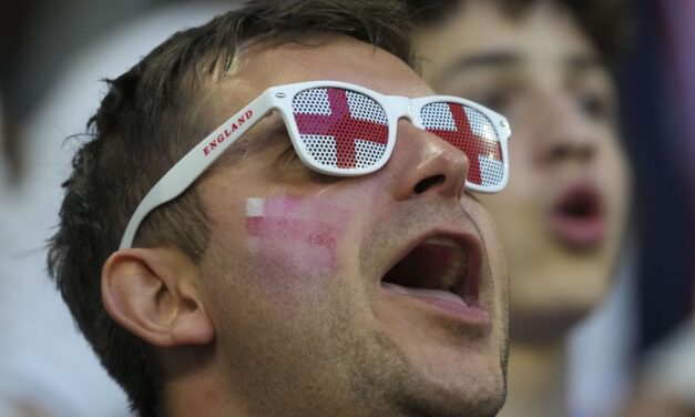 Anglia megszerezte a vezetést Szerbia ellen