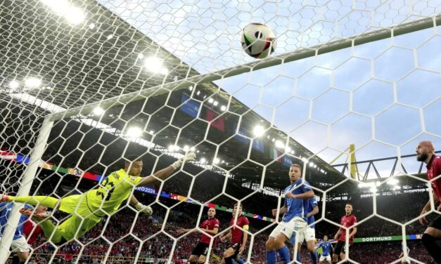 Hátrányból fordított a címvédő