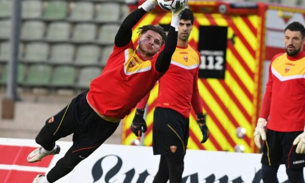 Elhunyt a montenegrói labdarúgó-válogatott kapusa