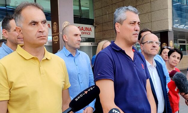 Az egyesült újvidéki ellenzék 21 órára a Vásárhoz hívja a polgárokat