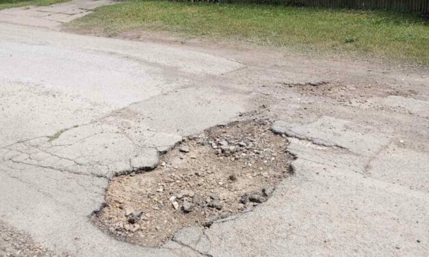 Kátyúk miatt már nem biztonságos a palicsi Vrnjačka utca