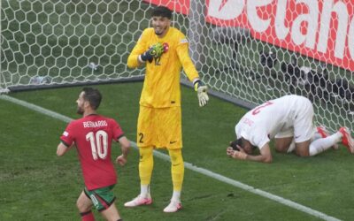 Csoportelsőként jutottak tovább a portugálok