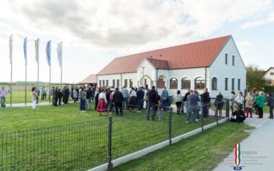 Hadházy: A Bethlen Gábor Alap ellenőrizhetetlenül szórja a pénzt a határon túlra