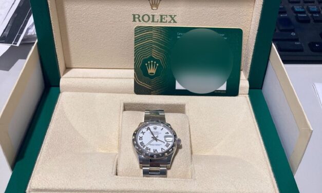 Rolex karórát akart az országba csempészni egy kamaszlány (Fotók)