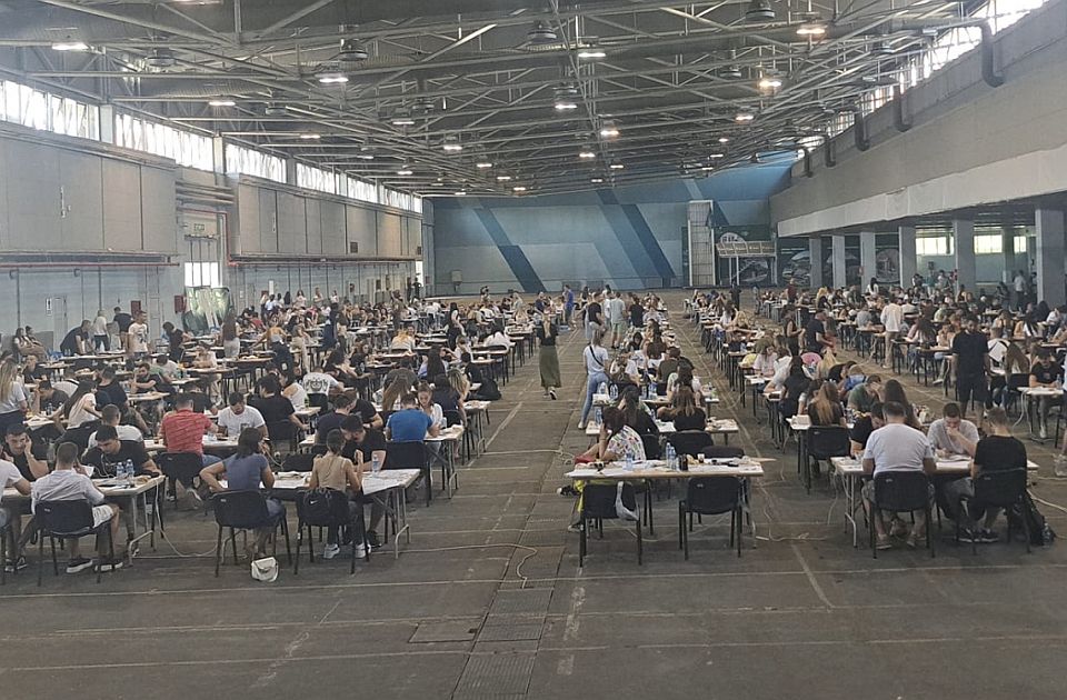 Lehetnek törvényesek is a pártok telefonközpontjai, de…