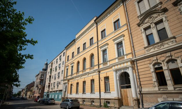 Pásztor a szerb kormánytól kér támogatást a szegedi szerb iskola megépítéséhez