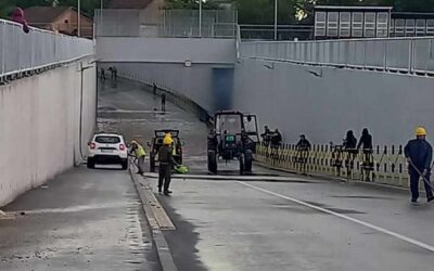 Minden tűzoltót bevetettek Topolyán a vihar miatt Egy helyen tűz miatt, több helyen a víz miatt