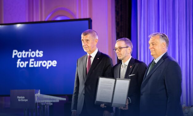 Hétfőn megalakulhat Orbánék frakciója az Európai parlamentben