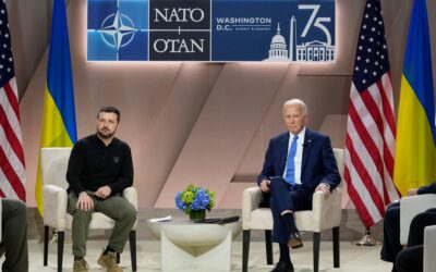 Biden Putyinnak nevezte a mellette álló Zelenszkijt