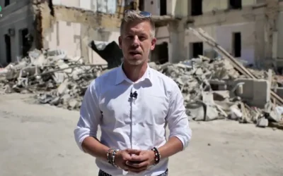 Magyar Péter: Lehet luxusrepülőkkel diktátortól diktátorig repülni, vagy konkrét lépéseket tenni a békéért