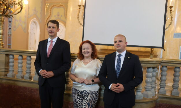 Mától Gyivánovity Dániel a szabadkai Zsinagóga Alapítvány elnöke