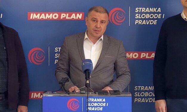 Sebők: Pavlović, vállalja a felelősséget Szerbia történelmének legsötétebb epizódjában való részvételéért