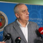 Elítélték Stevan Bakić szabadkai polgármestert a dékán megsértése miatt