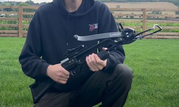 A belgrádi terrortámadásban használt számszeríjat bárki megveheti, még csak nagykorúnak sem kell lenni hozzá