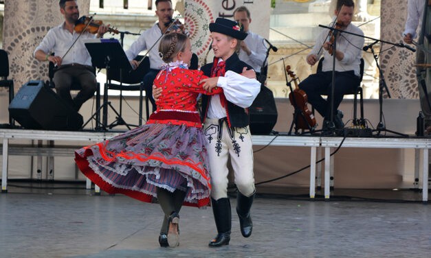 Először kiürült, aztán megtelt a magyar főváros a négynapos ünnepre