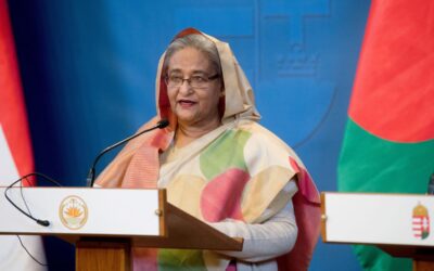 Lemondott és helikopterrel menekült Indiába a bangladesi miniszterelnök
