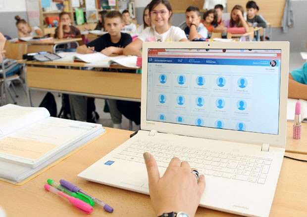 Új funkciókat használhatnak majd a szülők az elektronikus naplóban