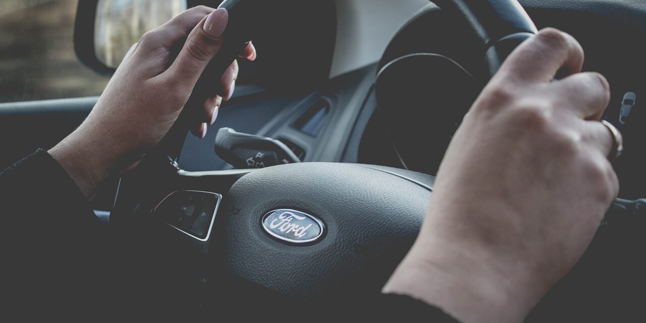 Nem volt hajlandó megállni a sofőr, elsodort egy tüntetőt