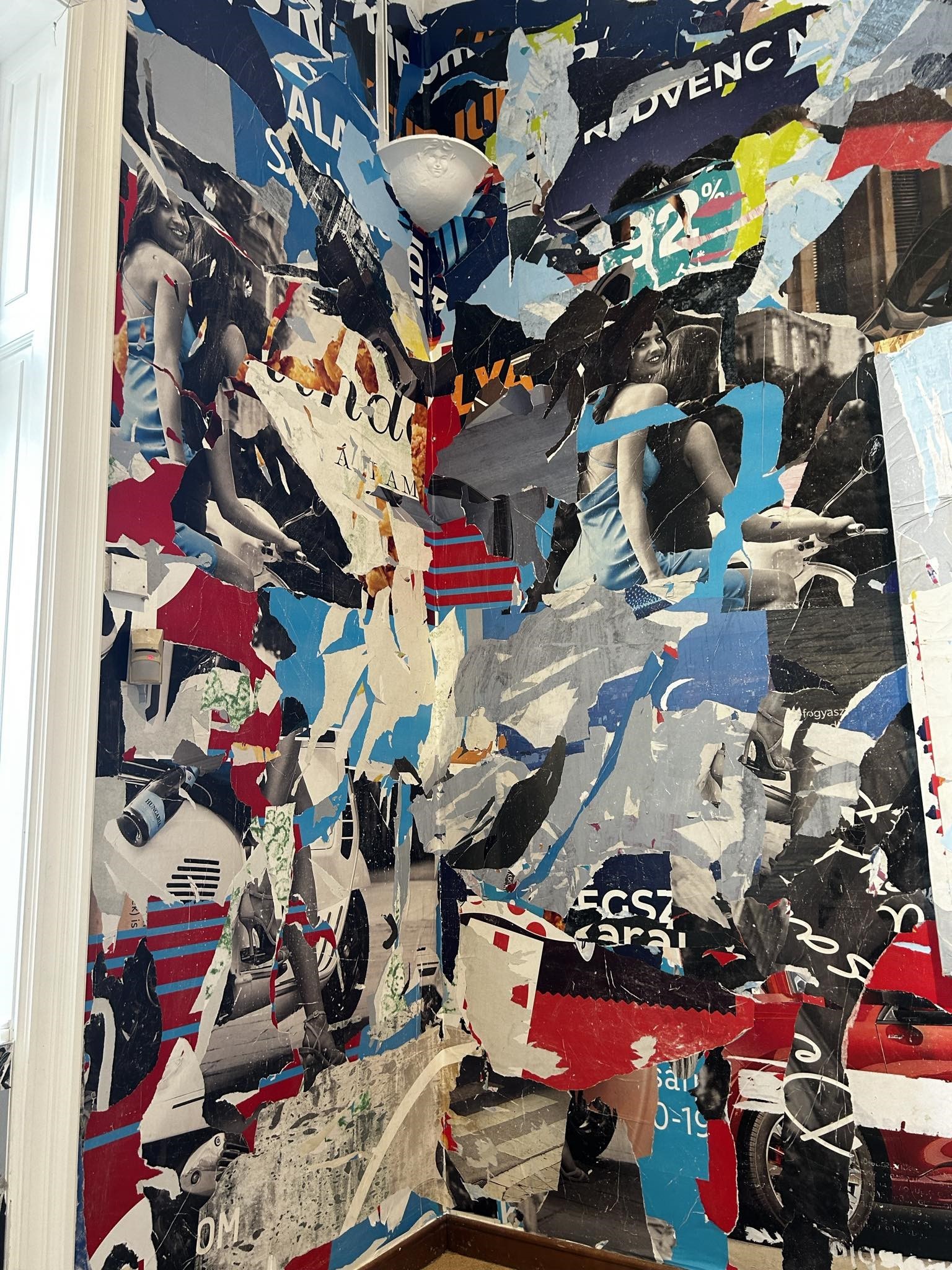 Géczi János 2024. július 18-án, a Műcsarnokban megnyílt Feltakarás című kiállítása (Fotó: Zámbó Illés)