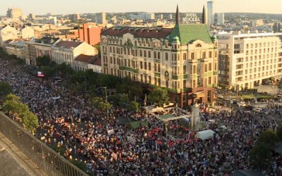 Rengetegen érkeztek a belgrádi tüntetésre