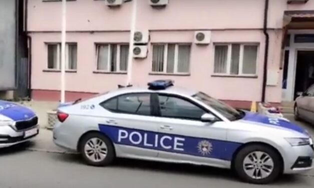 A fejsze nyelével megölte, majd a földes út mellett hagyta a férjét