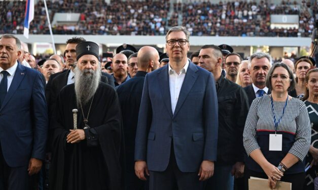 Vučić támogatottsága jelentősen csökkent, minden Milošević bukására emlékeztet