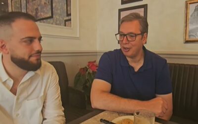 Vučić süteményt evett a Pelivanban