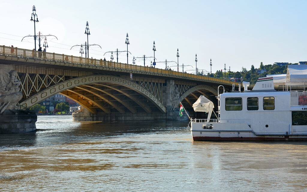 Vajon átfér-e még? Budapest, 2024. szeptember 20. (Fotó: Szappanos Veronika/SZMSZ)