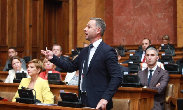 Az utolsó ülésen elfogadott törvények megsemmisítését követeli az ellenzék