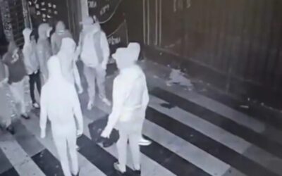 Felgyújtották a gyepet, üvegdarabokat dobáltak szét a pályán az örökrangadó előtt