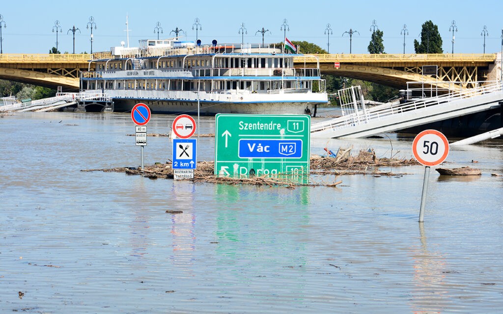 Innentől sem hajó, sem közúti jármű nem jut tovább. Budapest, 2024. szeptember 20. (Fotó: Szappanos Veronika/SZMSZ)