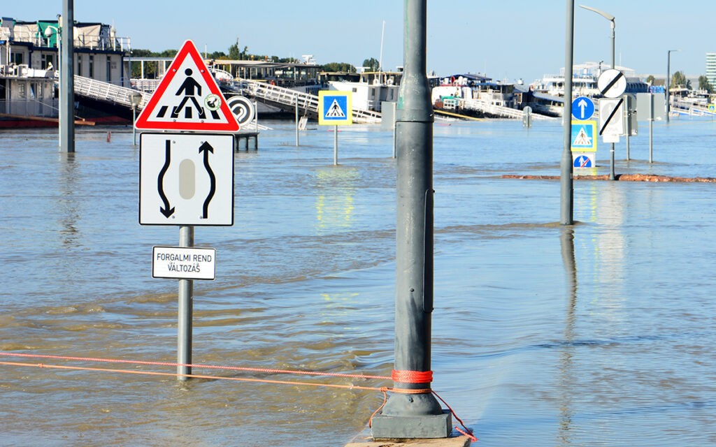 Megváltozott közlekedés a budai rakparton. Budapest, 2024. szeptember 20. (Fotó: Szappanos Veronika/SZMSZ)