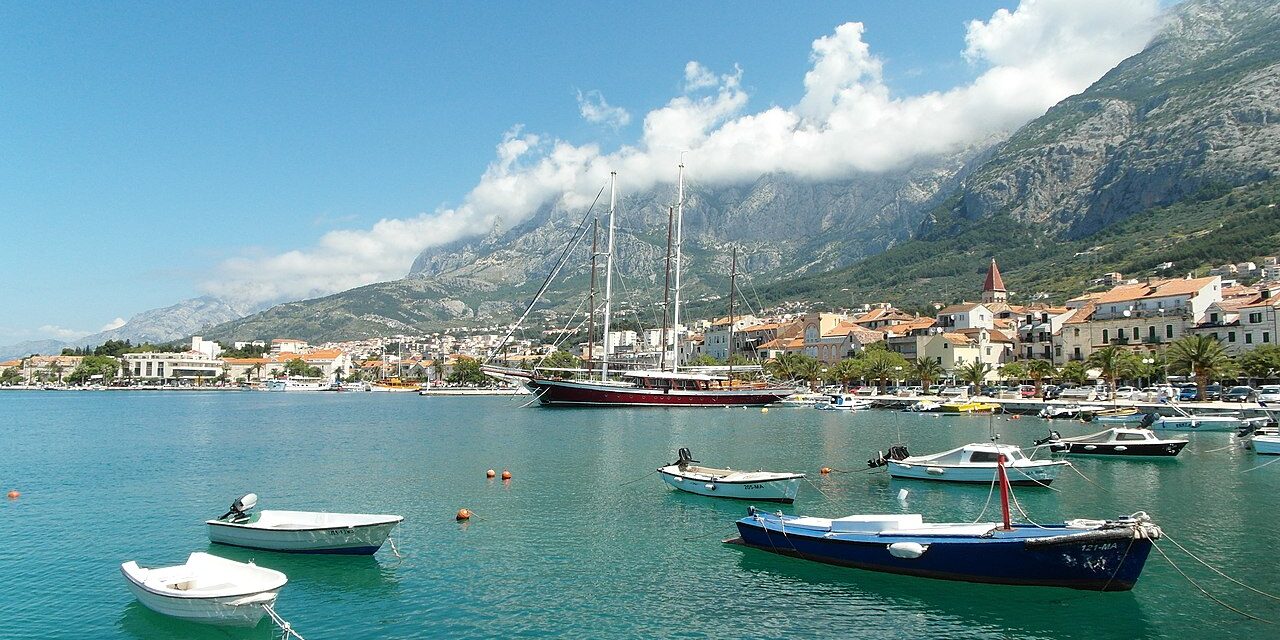 Ítéletidő söpört végig, elöntötte a víz Makarska utcáit (Fotók)