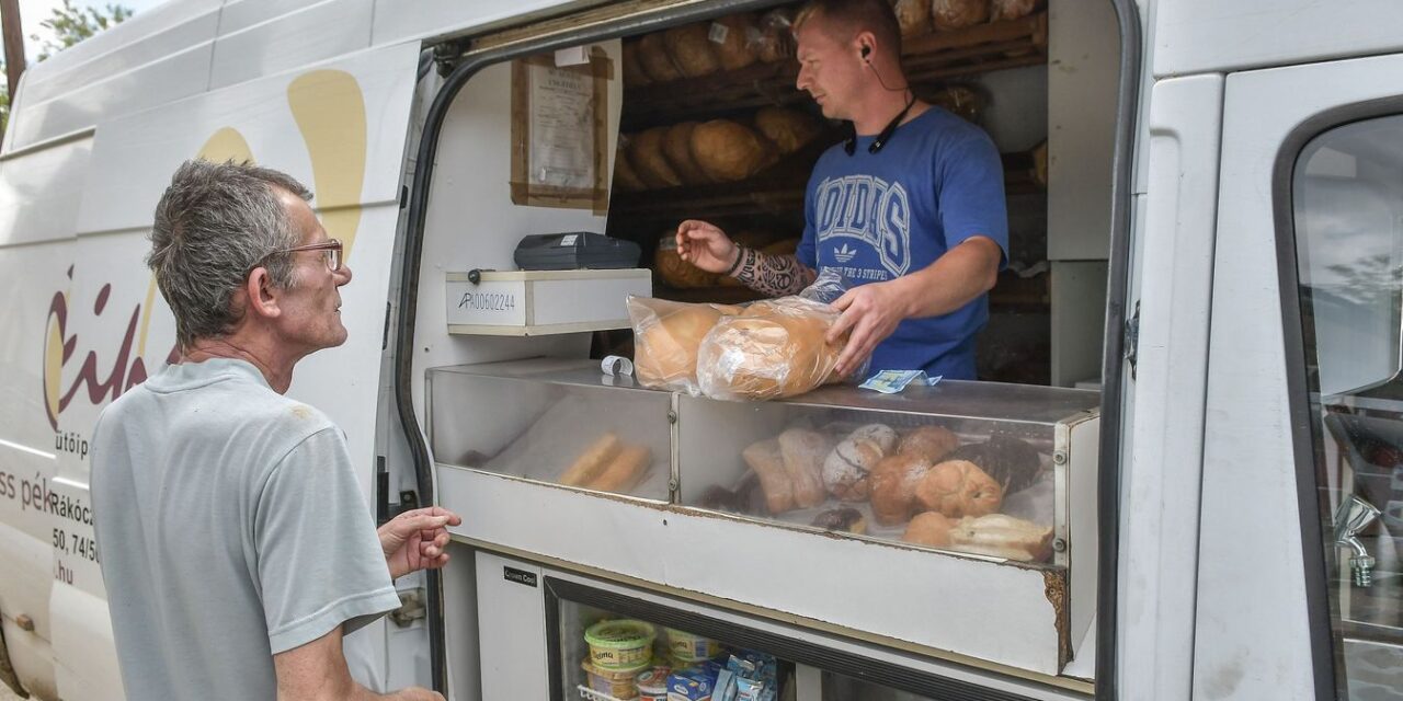 Mozgóbolt és szolgáltatóközpont is lesz egyben a postai jármű