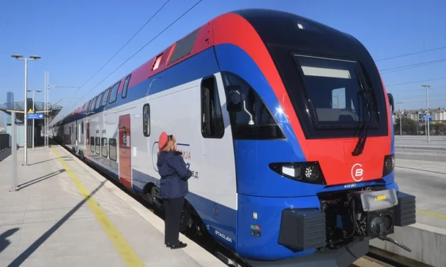 Már lehet jegyet venni a tengerparti Barba közlekedő vonatra