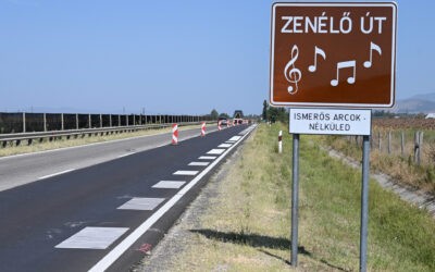 Erre kell autóznia, ha a Nélküled című dalt hallaná Elkészült Magyarország harmadik zenélő útburkolata