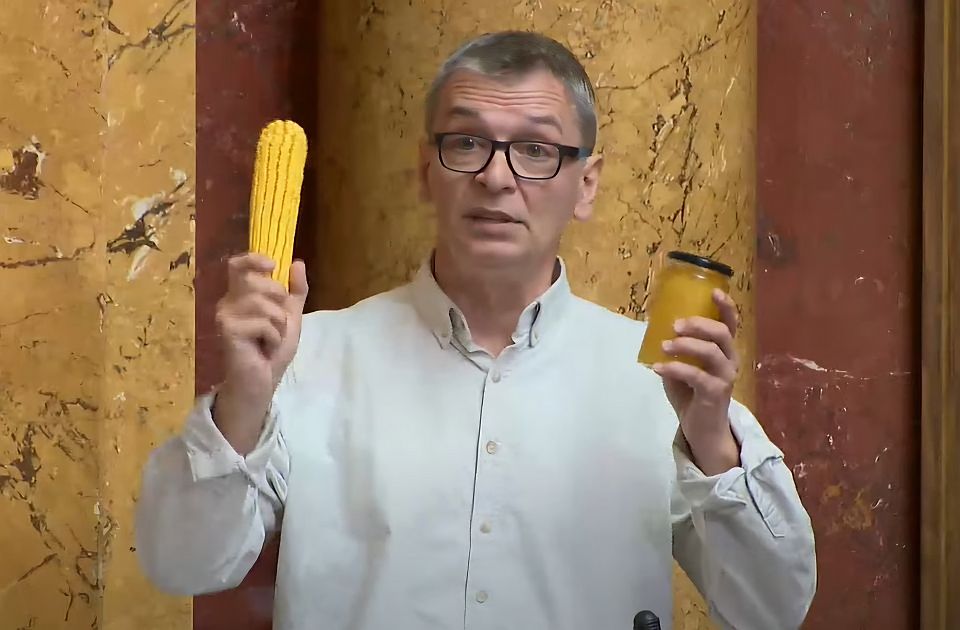 Kukorica és méz a házelnöknek