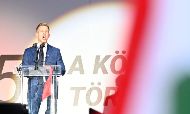 A Tisza négy százalékkal előzi a Fideszt, a Mi Hazánk is erősödött