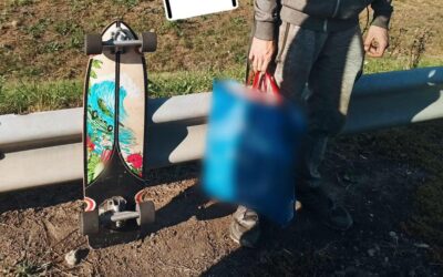 Nem volt buszjegye, gördeszkával próbált hazajutni az autópályán (Fotó)