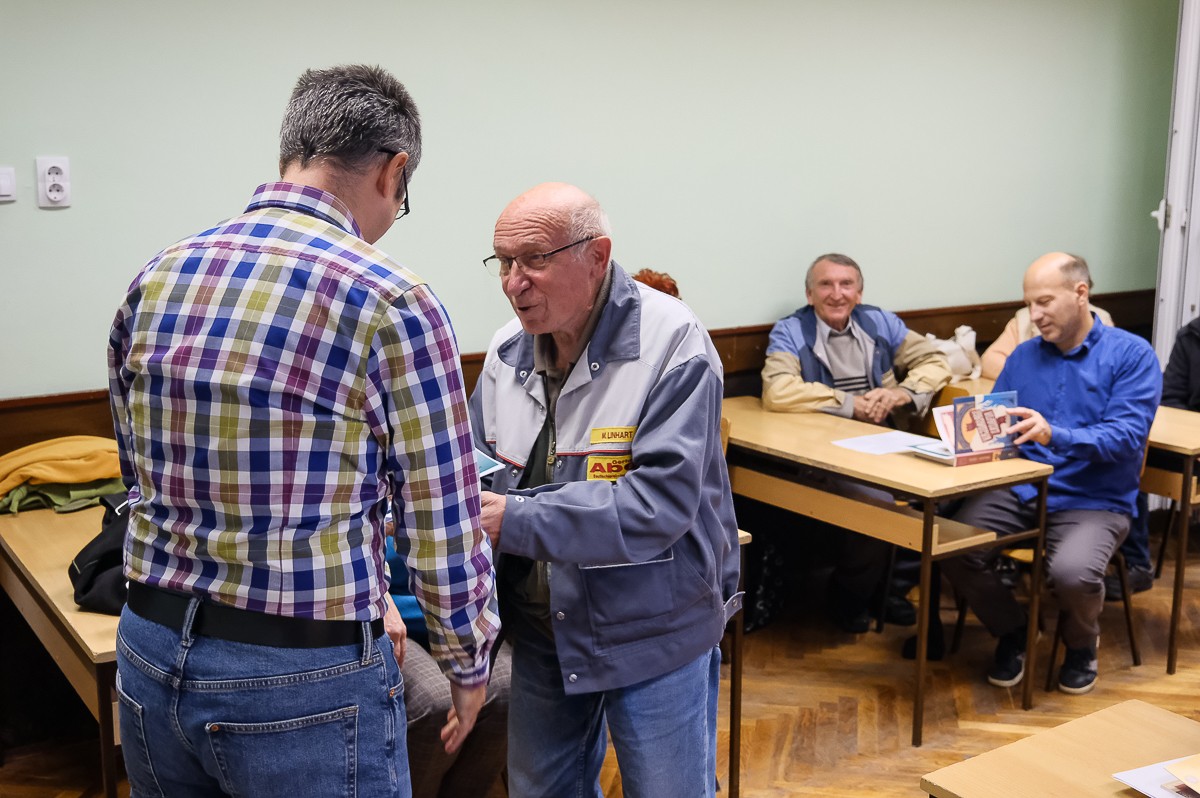 Az 1941-ben született Sóti Máté ezúttal is begyűjtötte a legrutinosabb versenyzőnek járó díjat (Fotó: Révész Róbert)