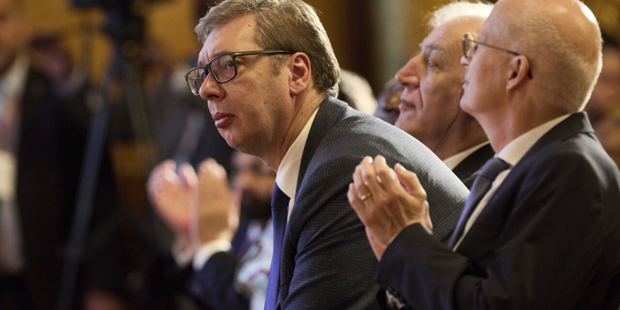 Vučić meggyanúsította a fiatalokat, hogy pénzért cserébe tiltakoznak